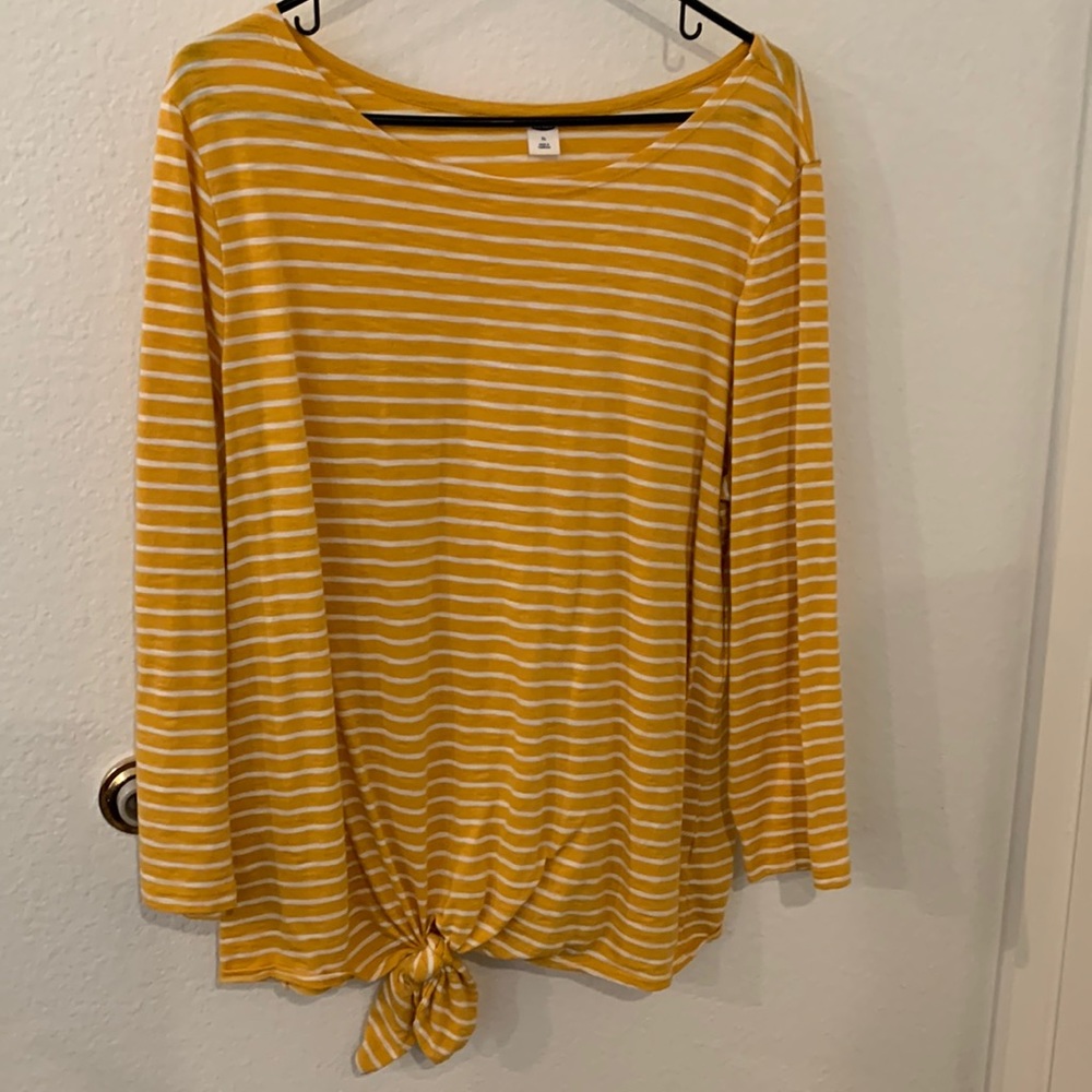 Old Navy tie front long sleeve